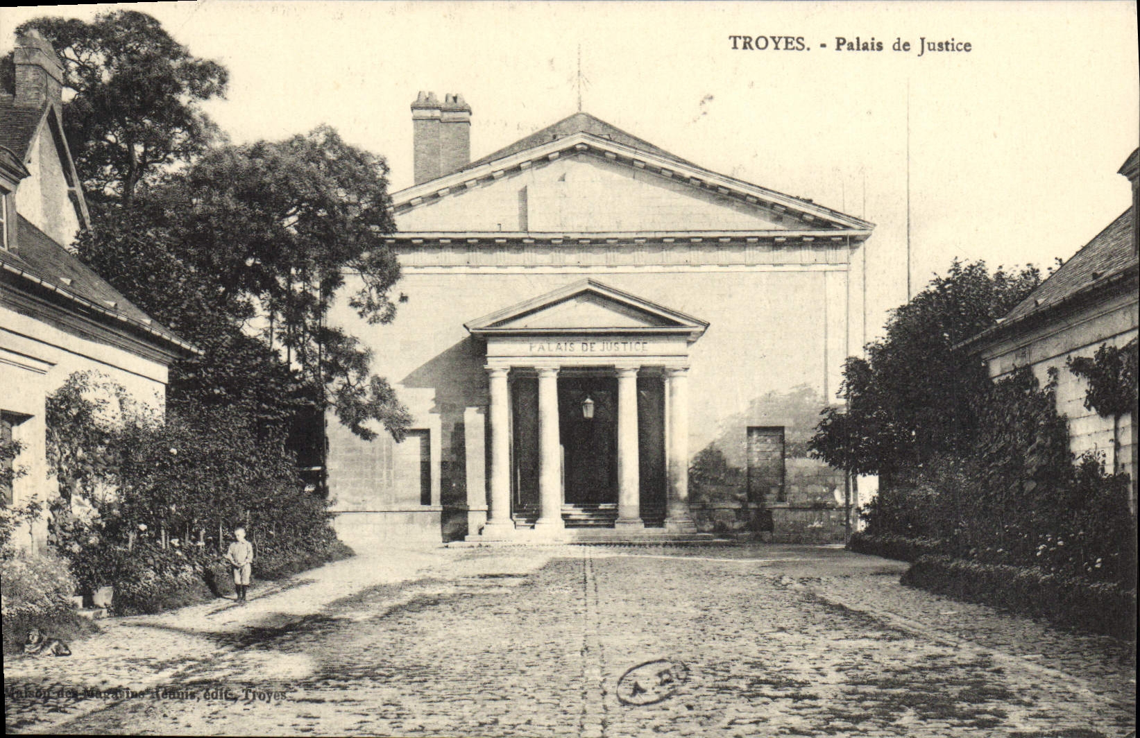 CPA TOURS Le Palais de Justice