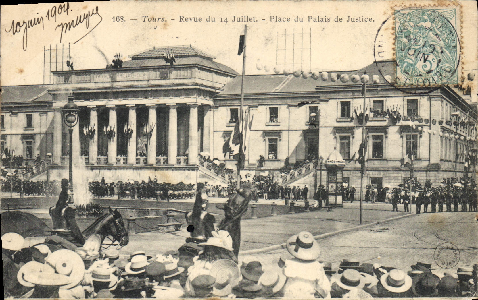 CPA TOURS Reevue du 14 juillet Place du Palais de Justice