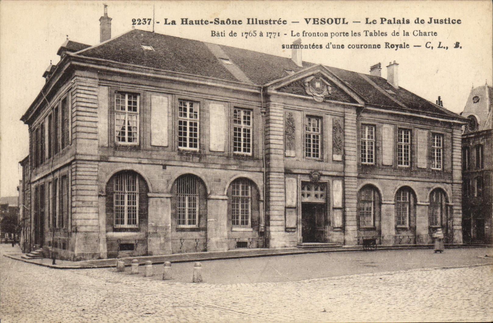 CPA La Haute-Saône Illustrée VESOUL Le Palais de Justice Bati de 1765 à 1771 le fronton porte les Ta