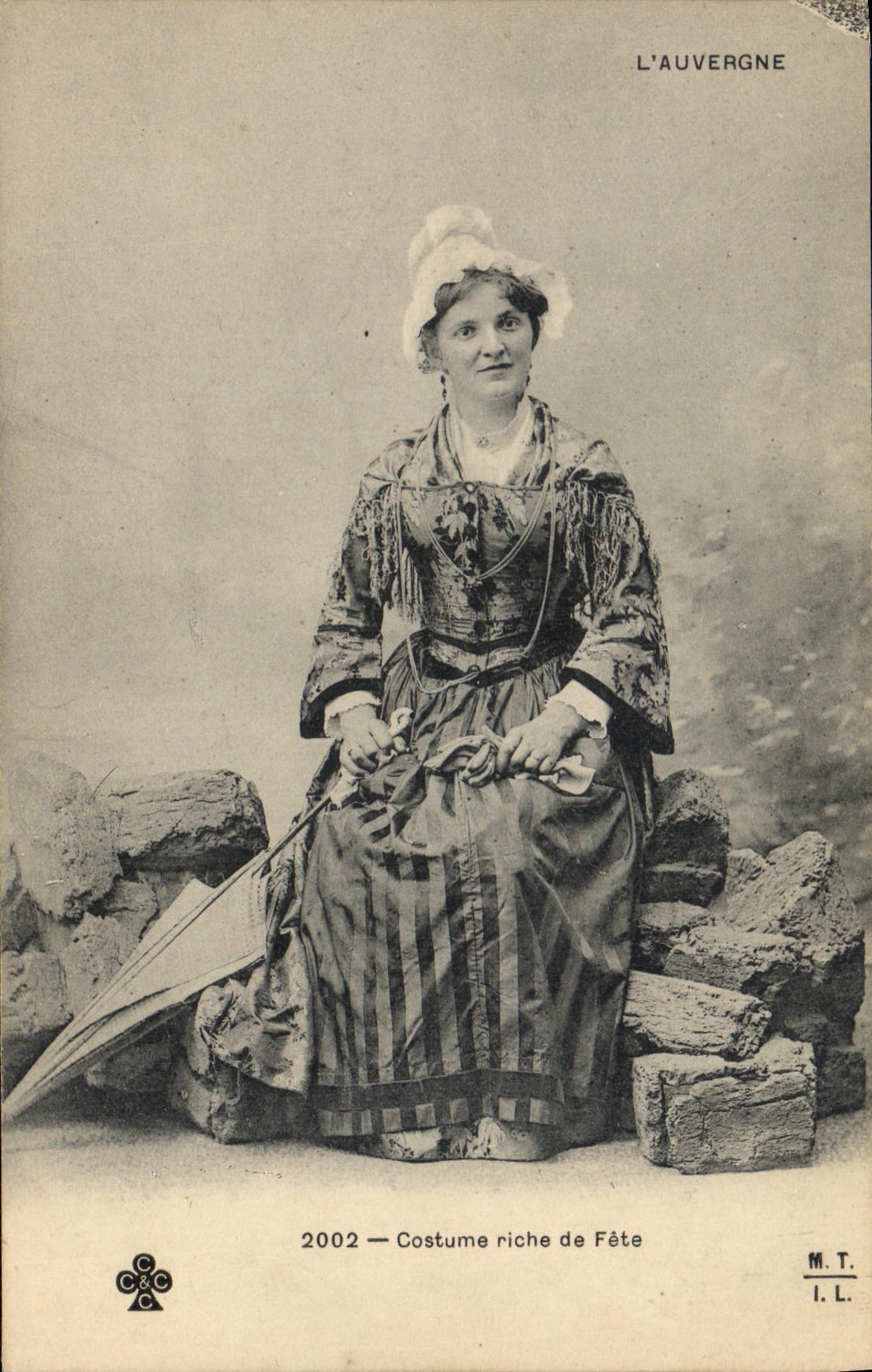 CPA Folklore Costume riche de Fête