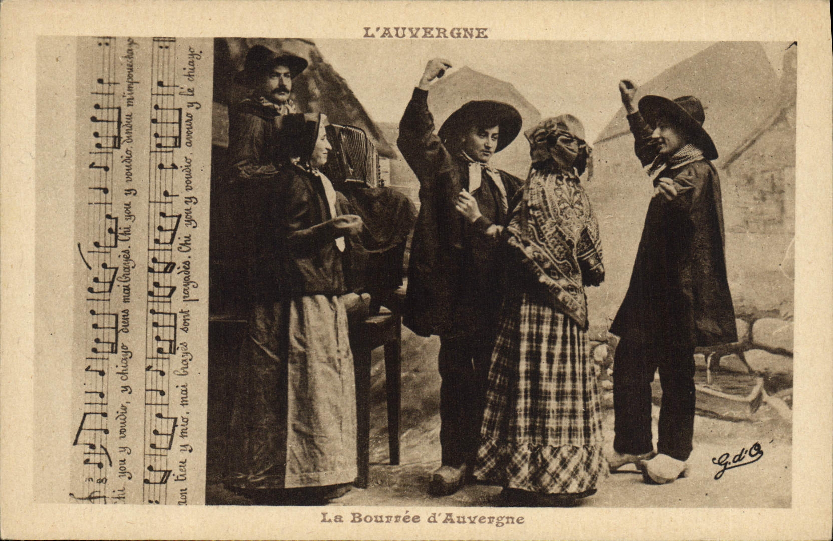 CPA Folklore La Bourrée d'Auvergne