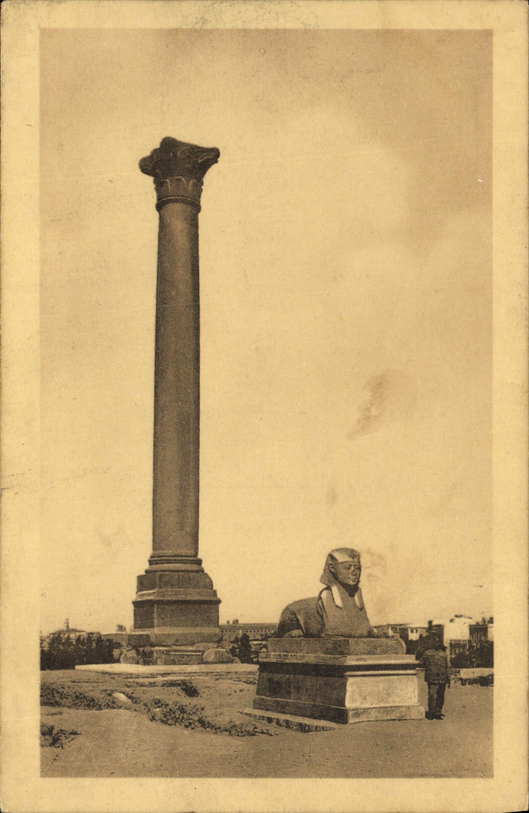 CPA Egypte Egypt Alexandrie Colonne de Pompee et Sphinx