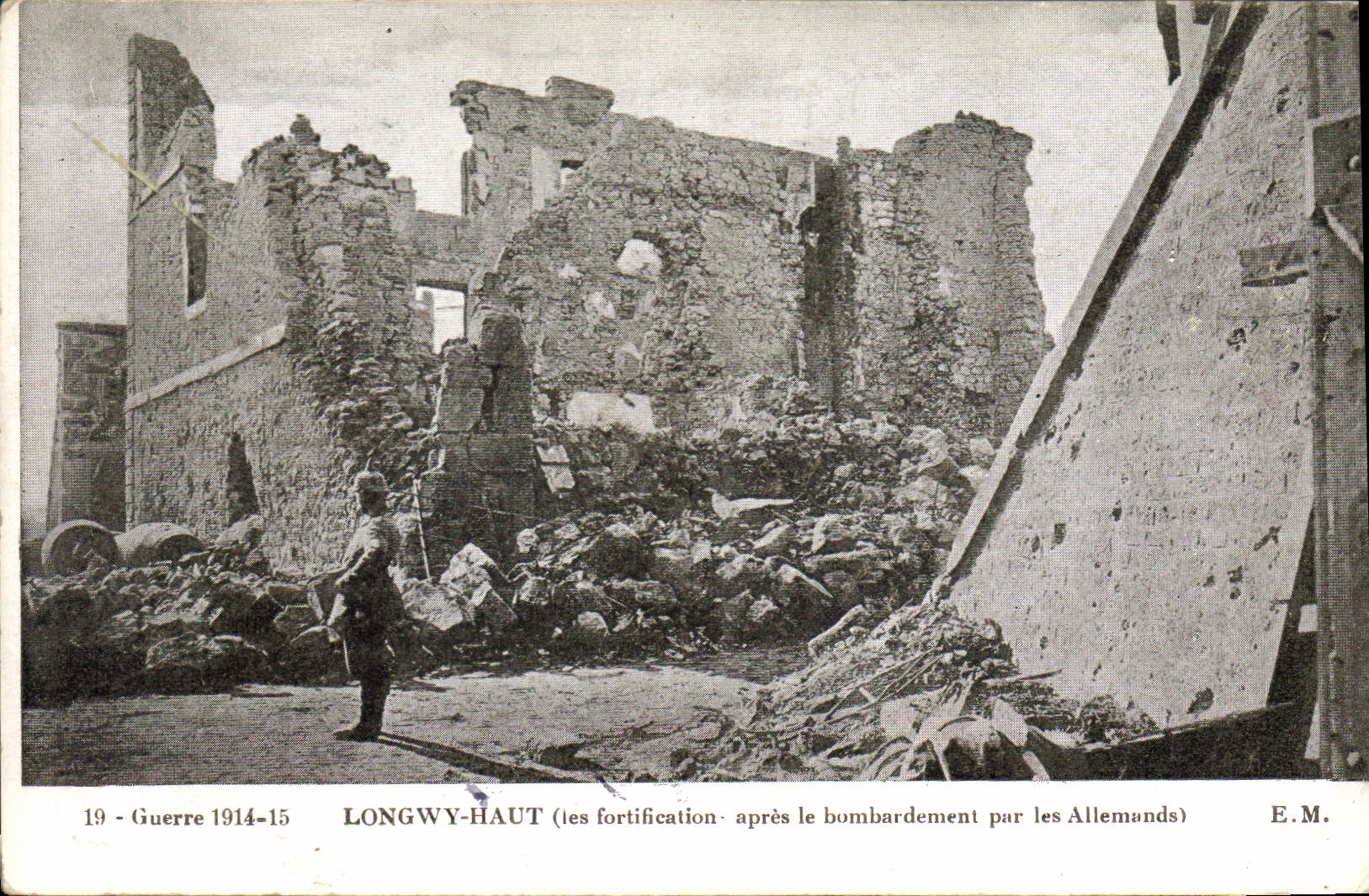 CPA Militaria Guerre 1914-15 LONGWY-HAUT les fortifications aprÃ¨s le bombardement par les Allemands