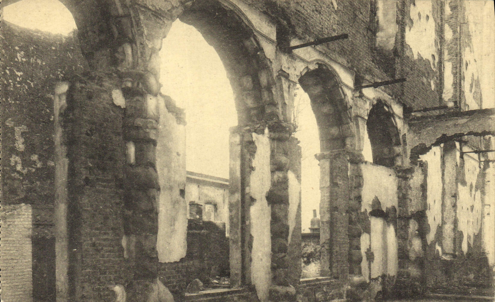 CPA Militaria Ruines de Louvain UniversitÃ© Grand corridor 