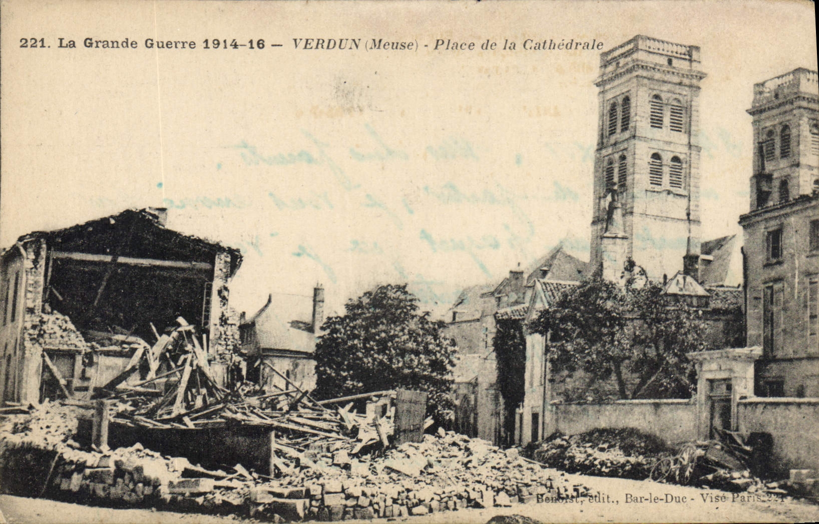 CPA Militaria La Grande Guerre 1914-16 VERDUN Meuse Place de la CathÃ©drale 