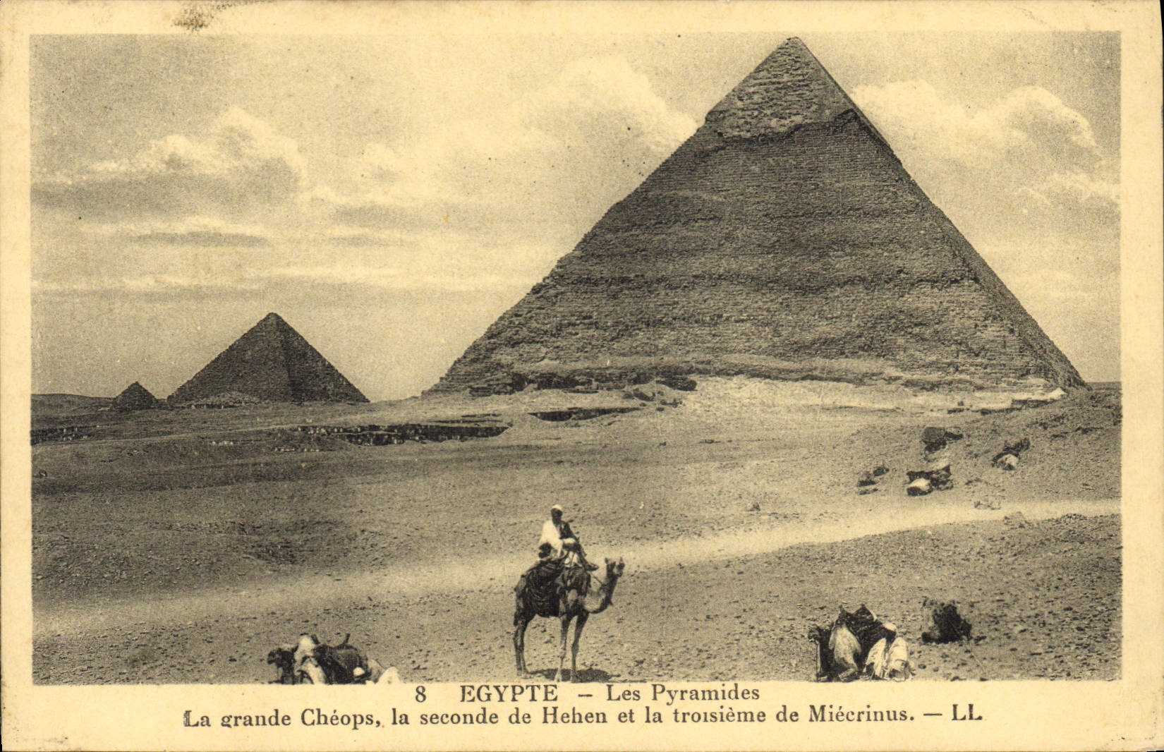 CPA Egypt Egypte Les Pyramides La grande Cheops la seconde de Hehen et la troisieme de Micerinus