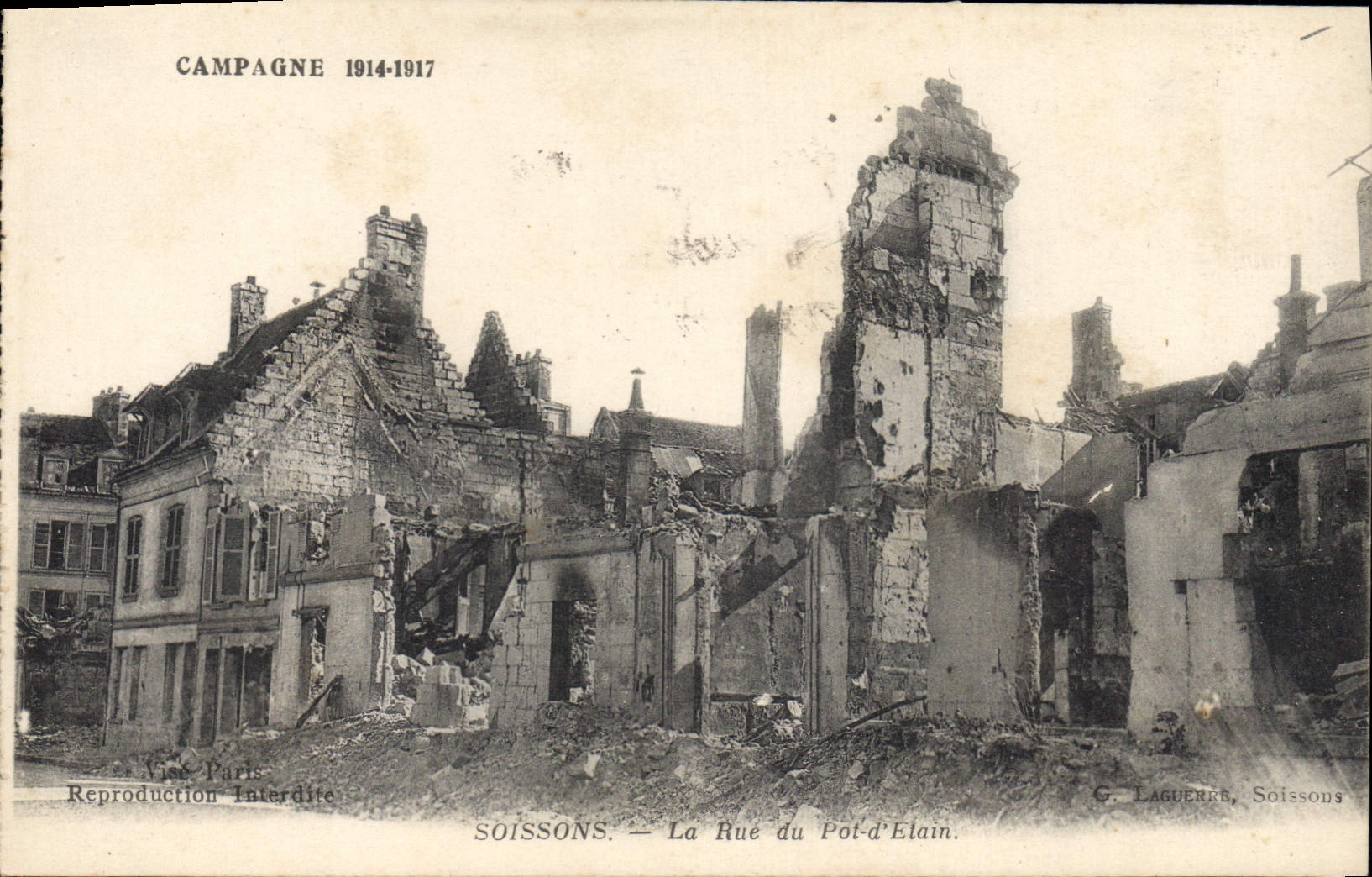 CPA Militaria Campagne 1914 1917 Soissons La Rue du Pot d'Elain 