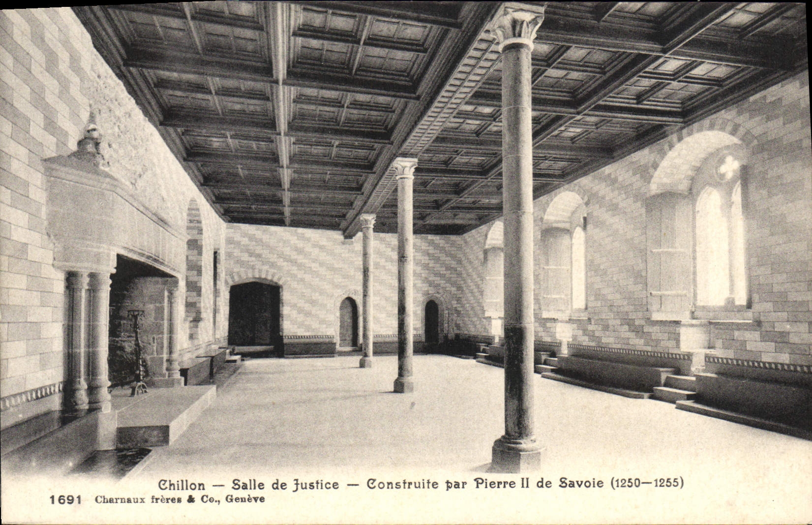 CPA Chillon Salle de Justice Construite par Pierre II de Savoice 1250-1255 