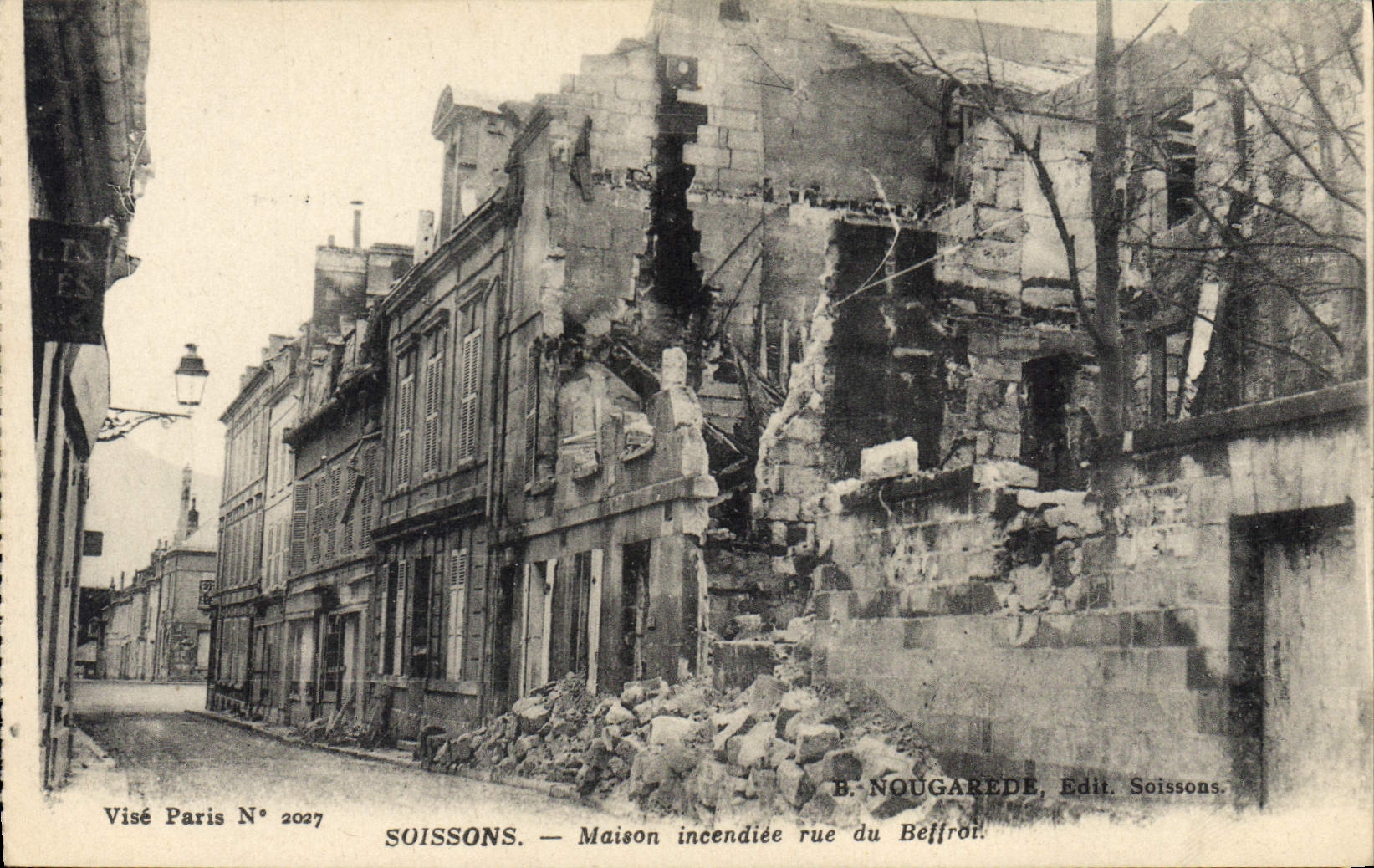 CPA Militaria Soissons Maison incendiee  rue du Beffroi 