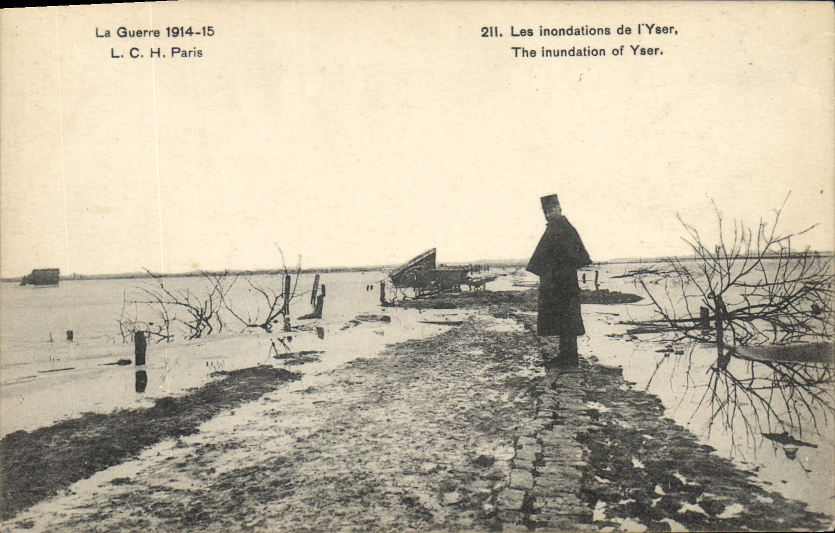CPA Militaria La Guerre 1914 15 LCH Paris Les inondations de I'Yser