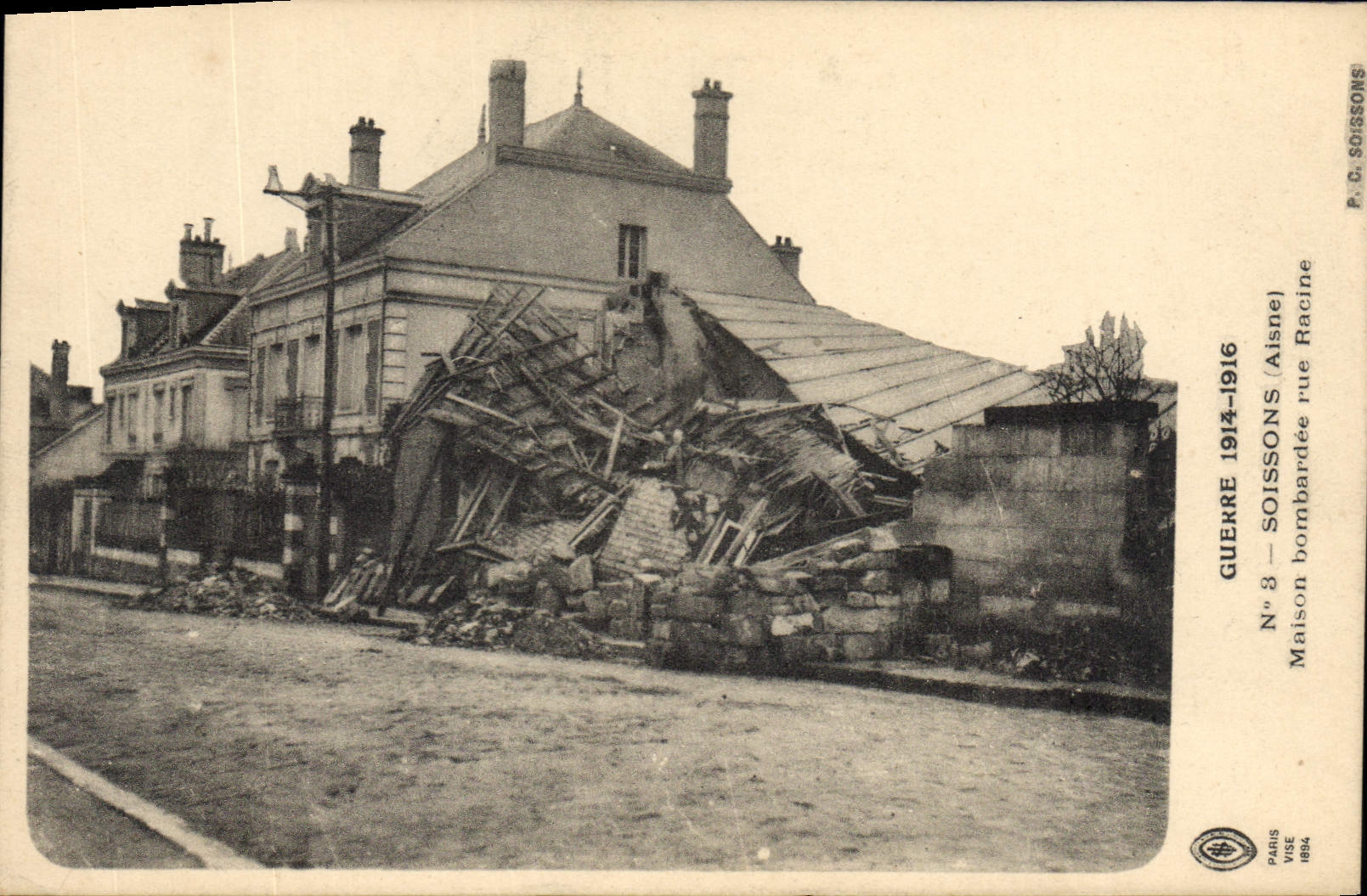 CPA Militaria Guerre 1914 1916 Soissons Aisne Maison bomnardee rue Racine 