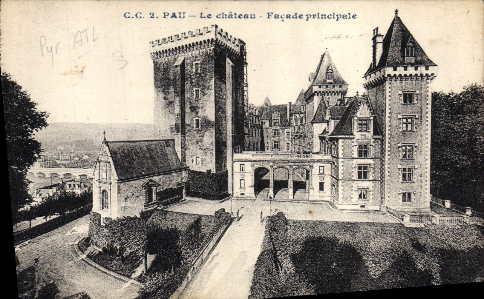 CPA Pau Le chateau Façade principale 
