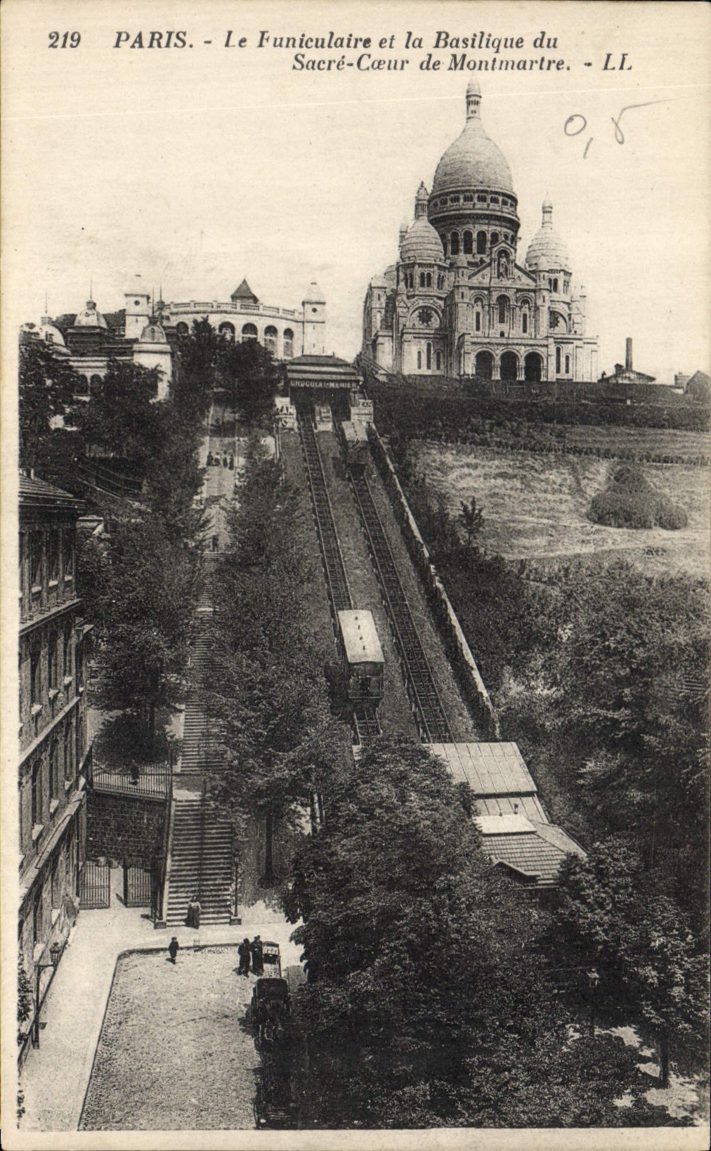 CPA Paris Le Funiculaire et la Basilique du Sacre Coeur de Montmartre
