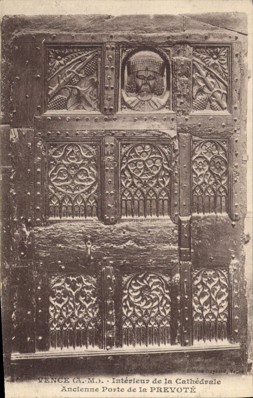 CPA Vence Interieur de la Cathedrale Ancienne Porte de la Prevote