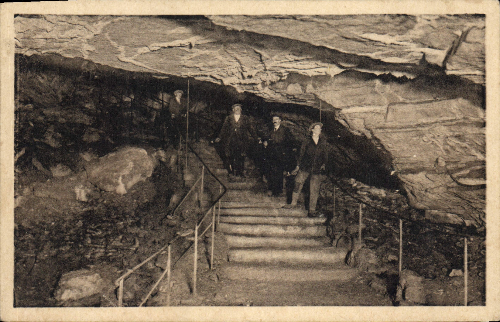 CPA Grottes d'Arcy sur cure Yonne La Descente 