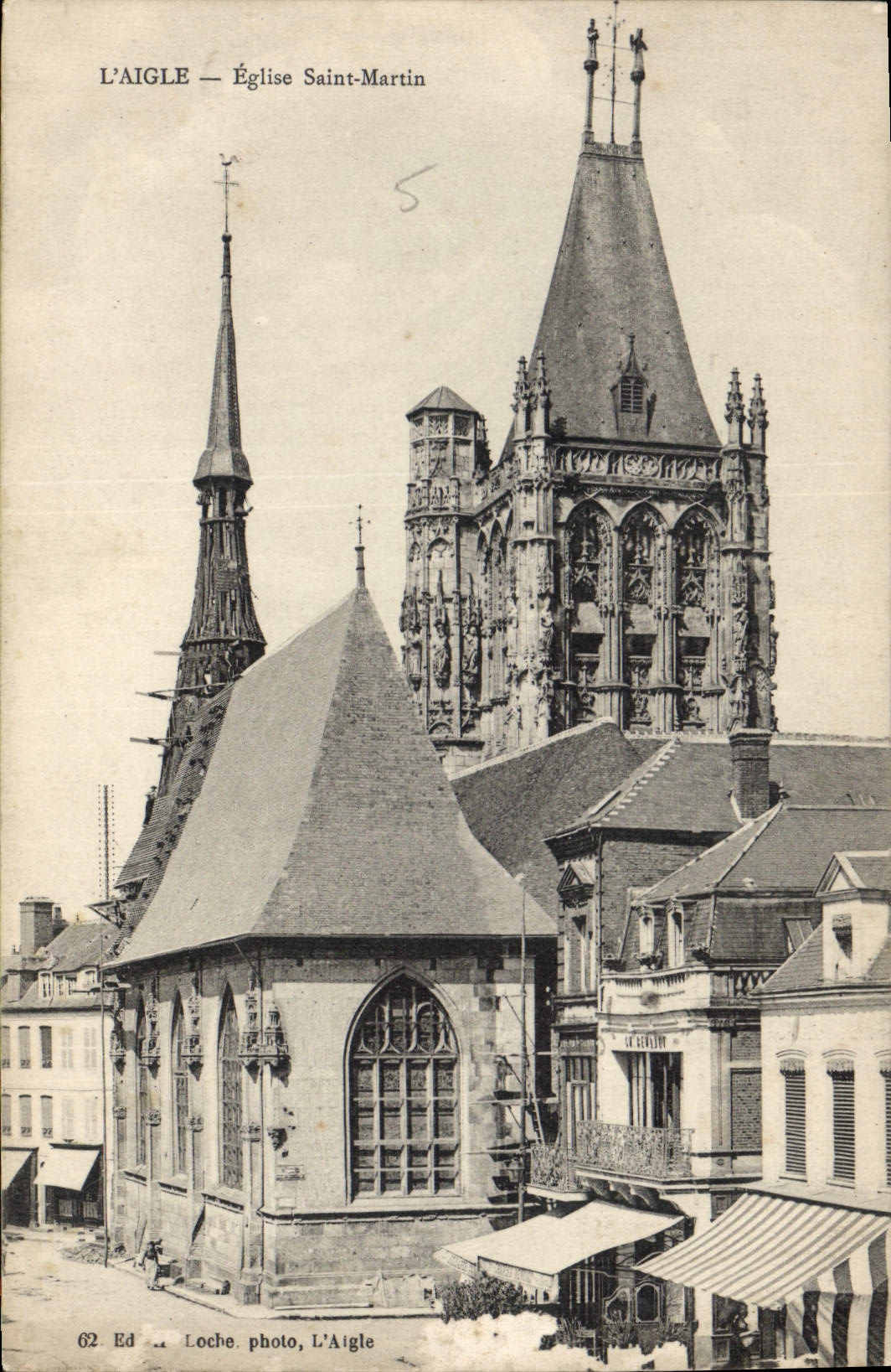 CPA L'Aigle Eglise Sant Martin 