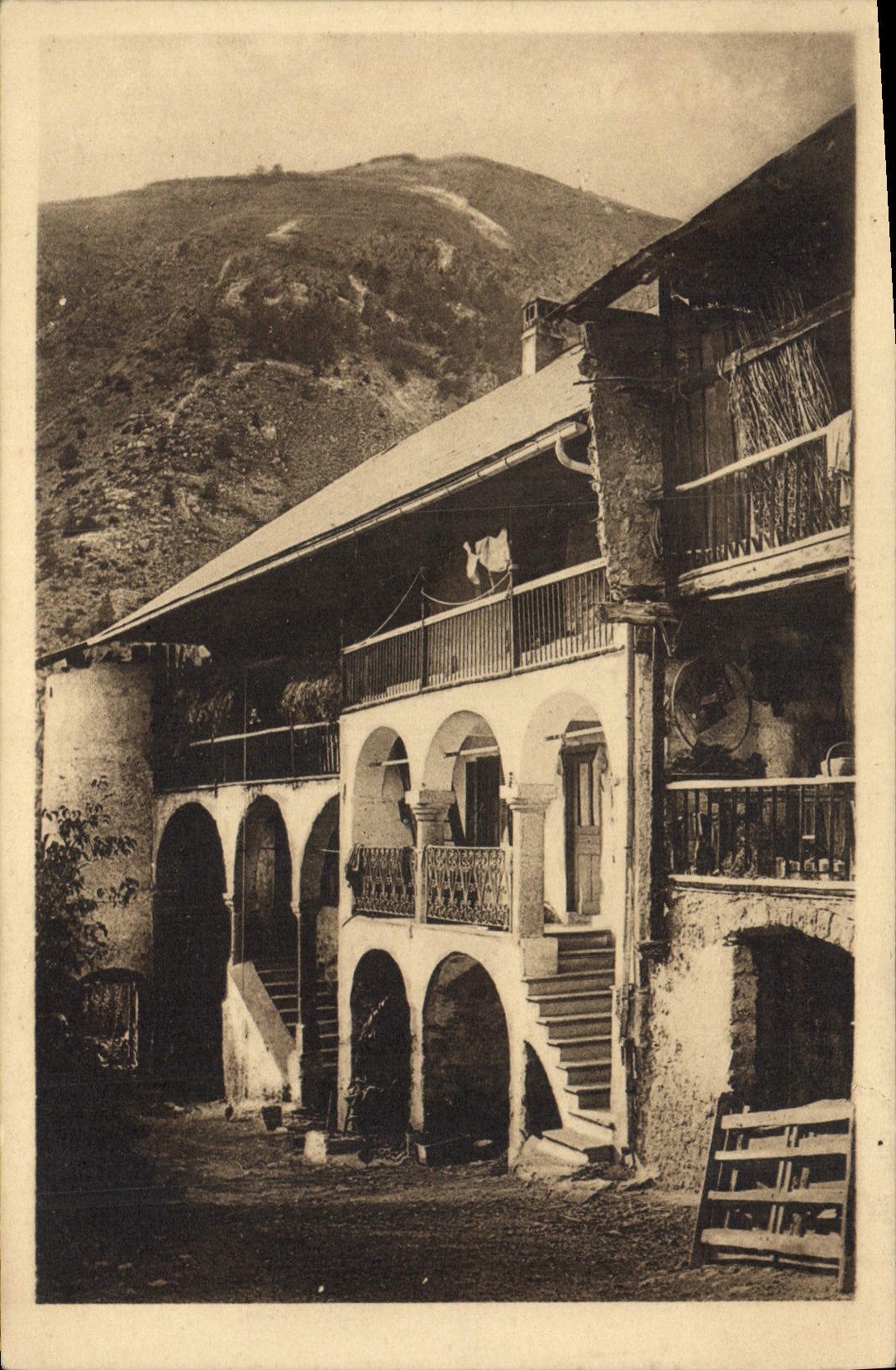 CPA Dauphine Brianconnais Vallee du Gyr Type d'habitation du Pelvoux