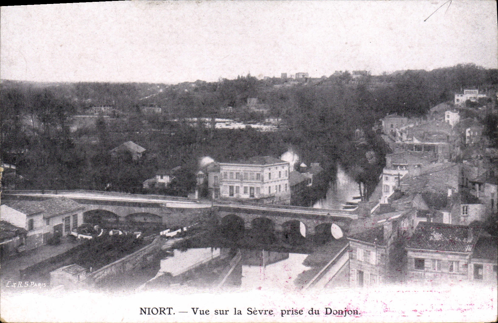 CPA Niort Vue sur la Sevre prise du Donjon Lait d'Appenzell