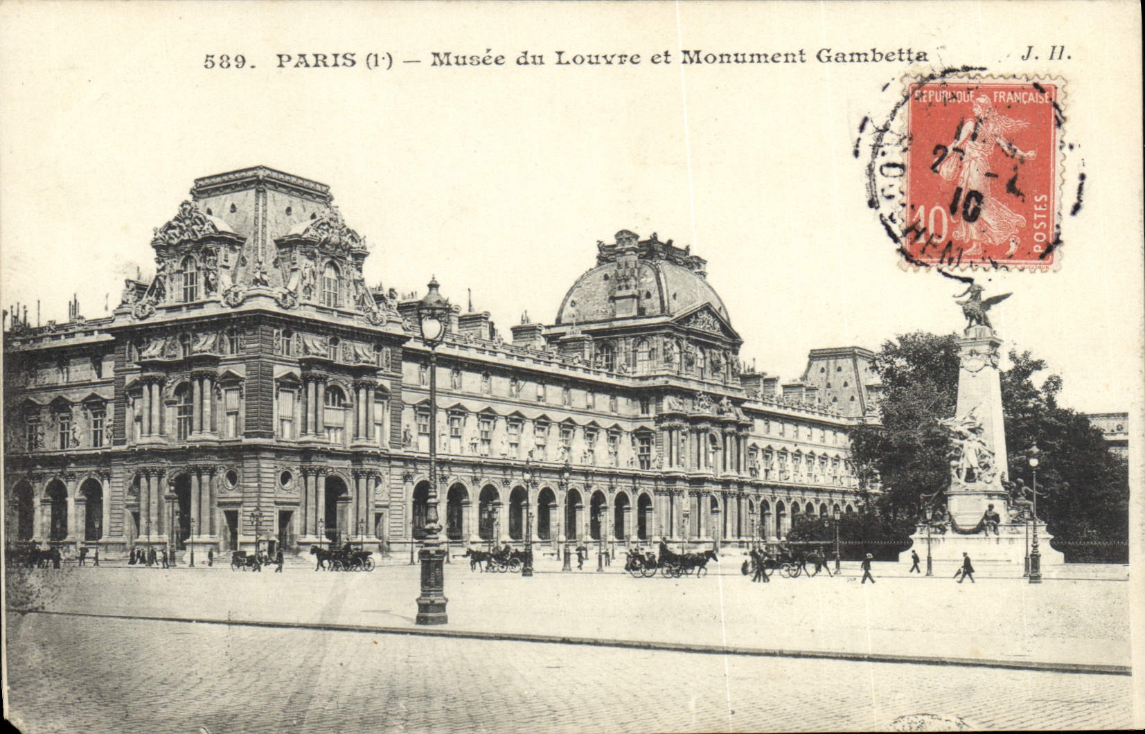 CPA Paris Musee du Louvre et Monument Gambetta