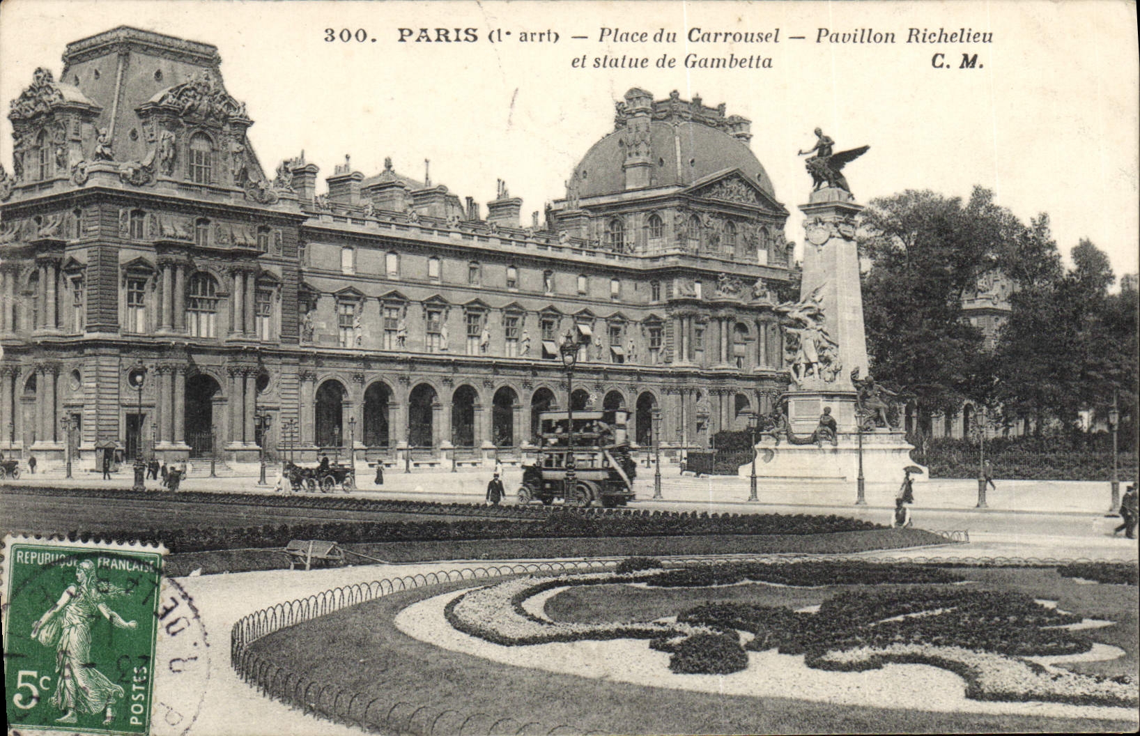 CPA Paris Place du Carrousel Pavillon Richelieu et Statue de Gambella