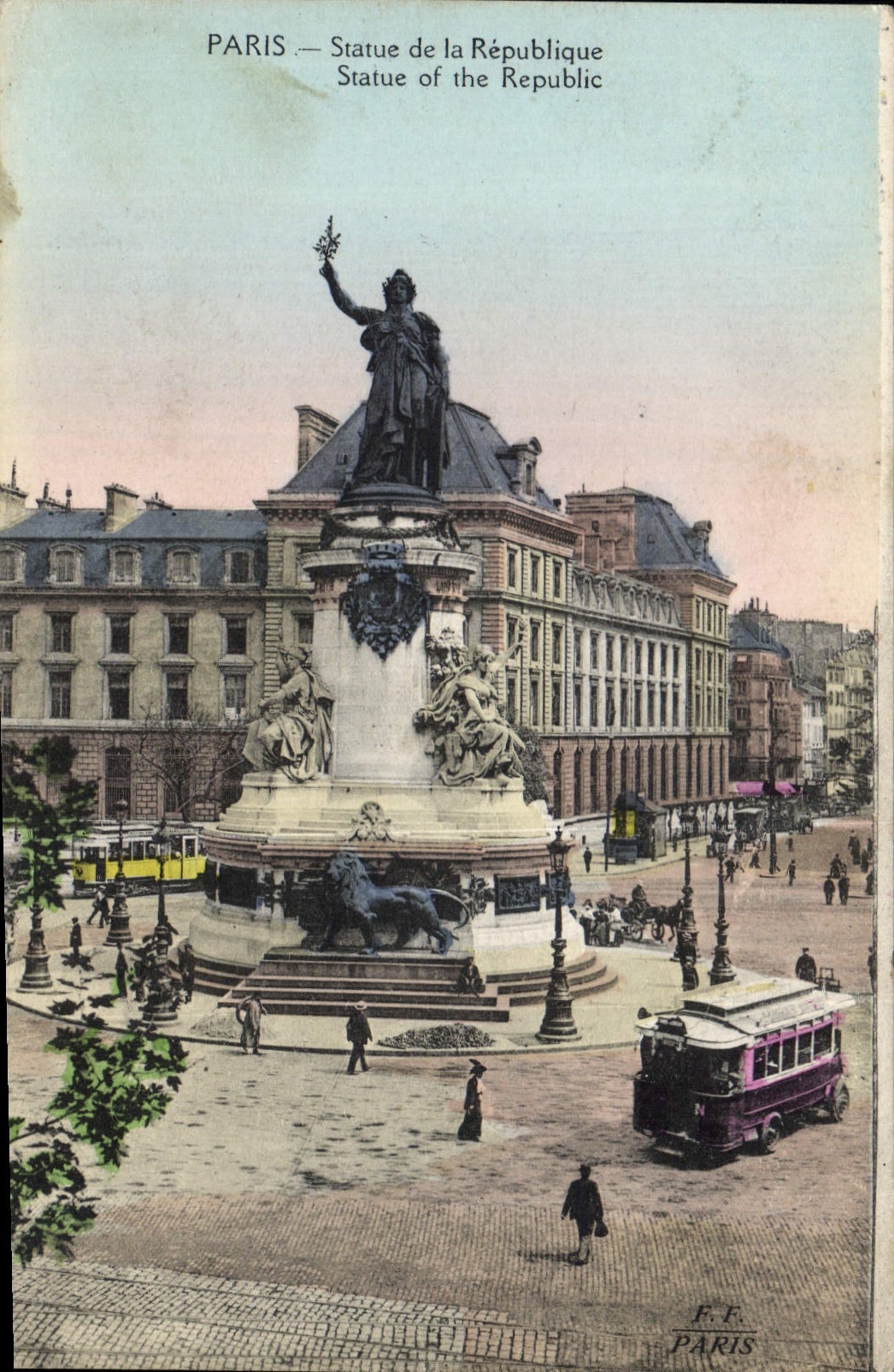 CPA Paris Statue de la Republique