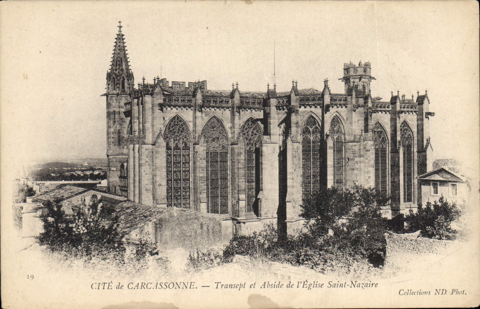 CPA Cite de Carcassonne Transept et Abside de l'Eglise Saint Nazaire