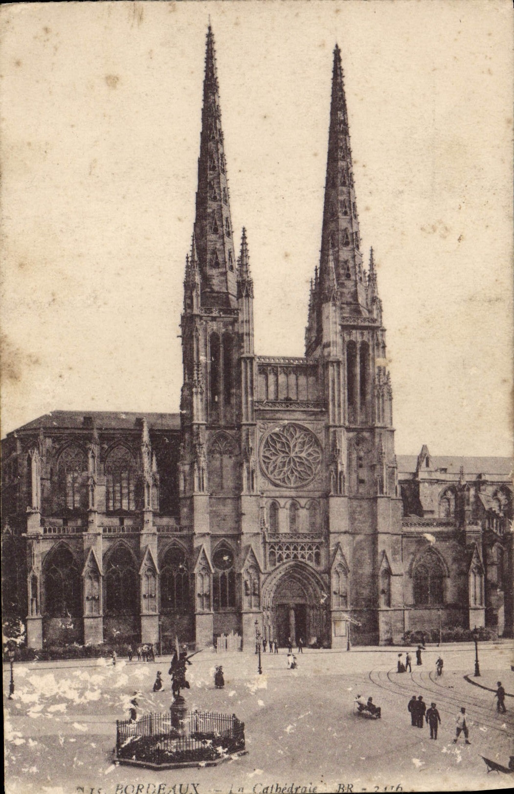 CPA Bordeaux La Cathedrale 