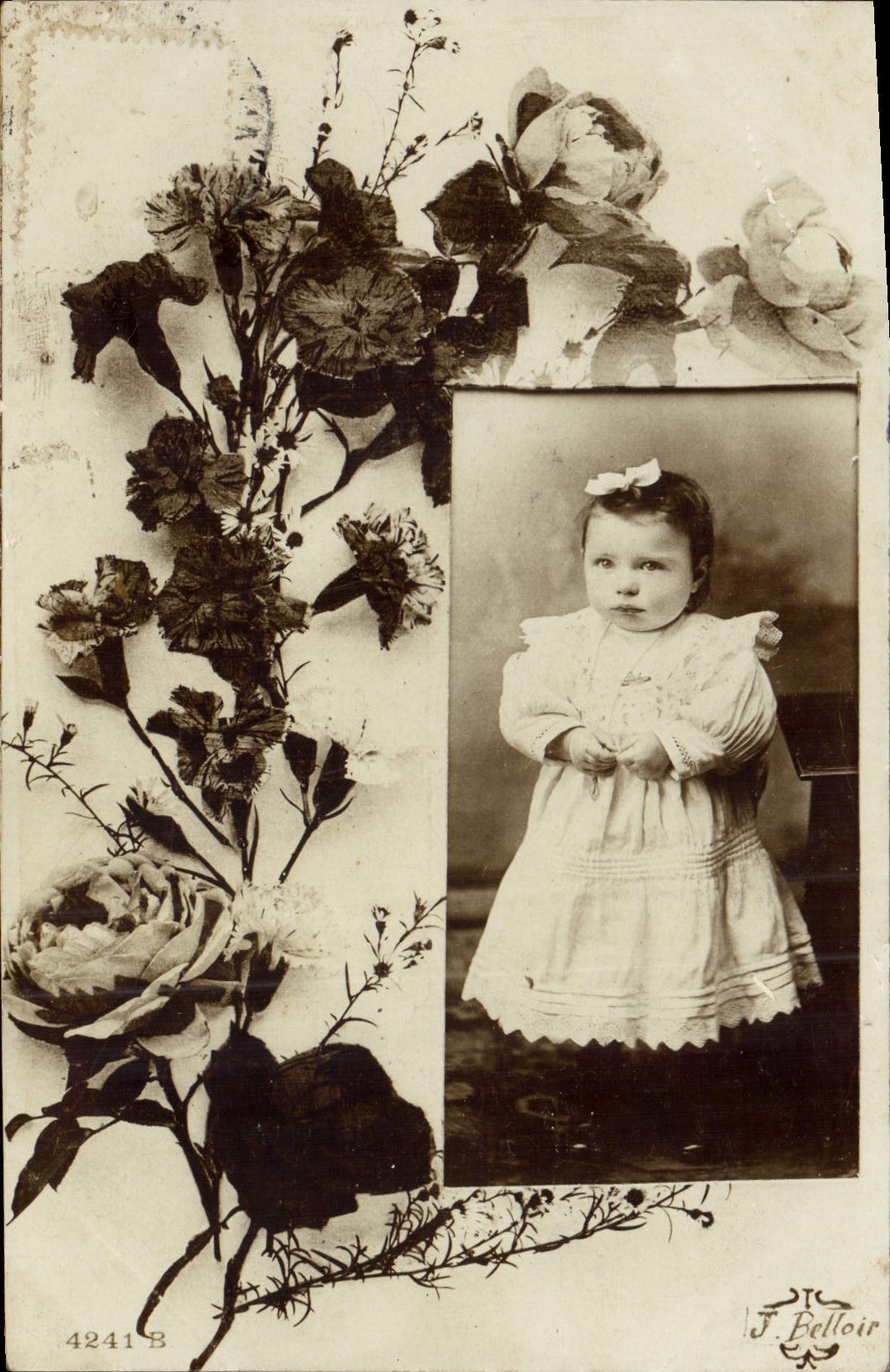 CPA Fantaisie Enfant Fleurs