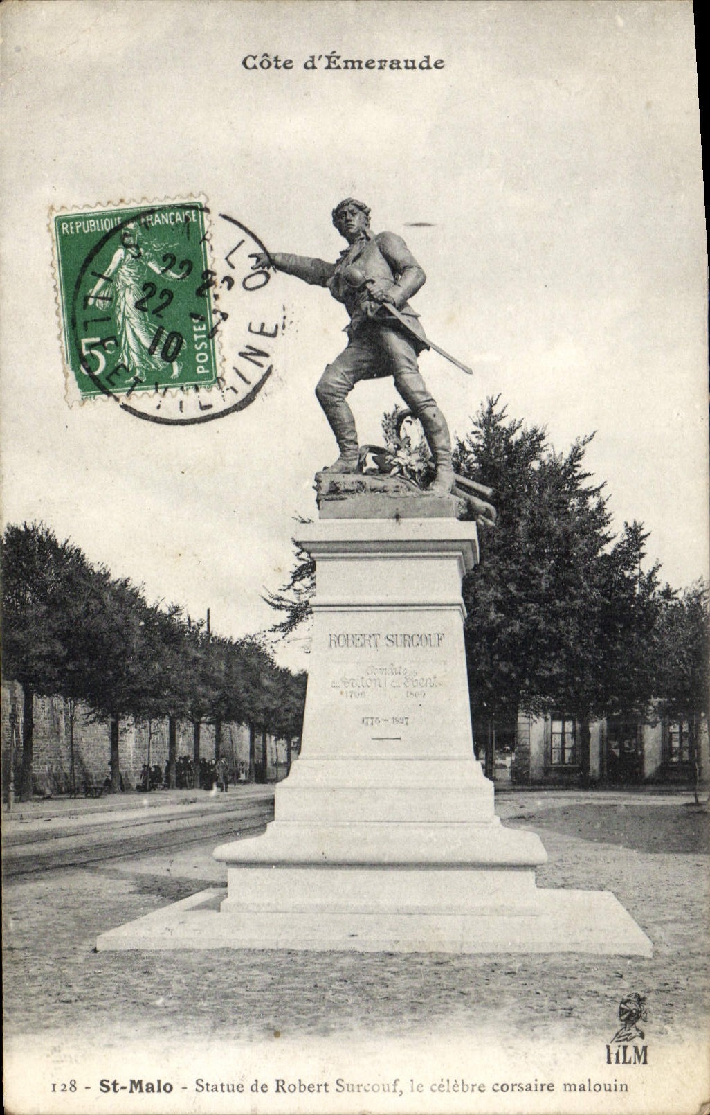 CPA Cote d'Emeraude Saint Malo Statue de Robert Surcouf le celebre corsaire malouin