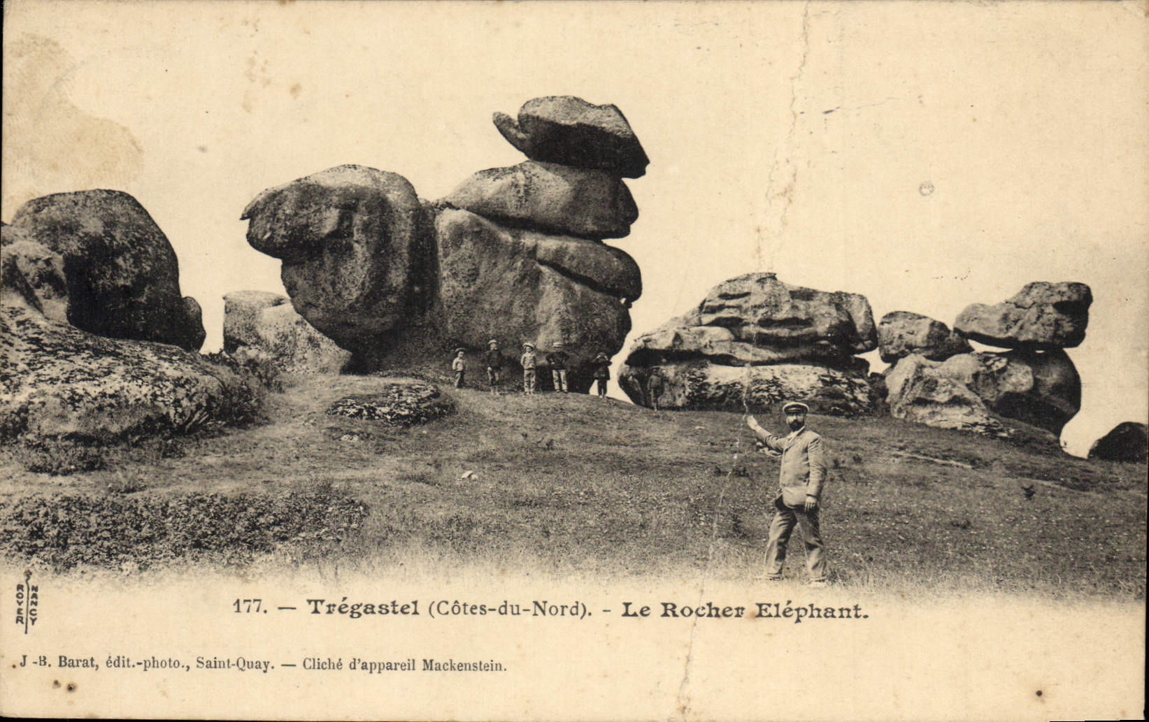 CPA Tregastel Cotes du Nord Le Rocher Elephant