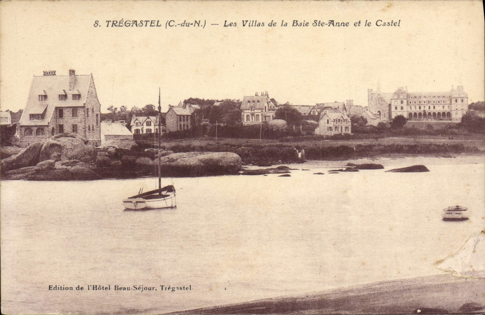 CPA Tregastel C du N Les Villas de la Baie Ste Anne et le Castel