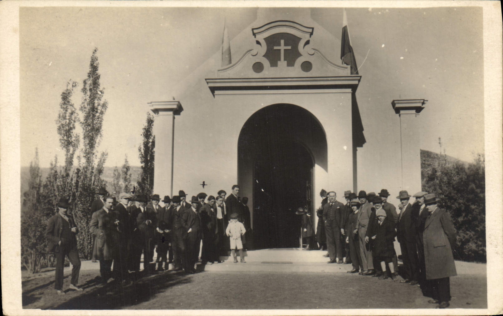 CARTE PHOTO Famille Eglise
