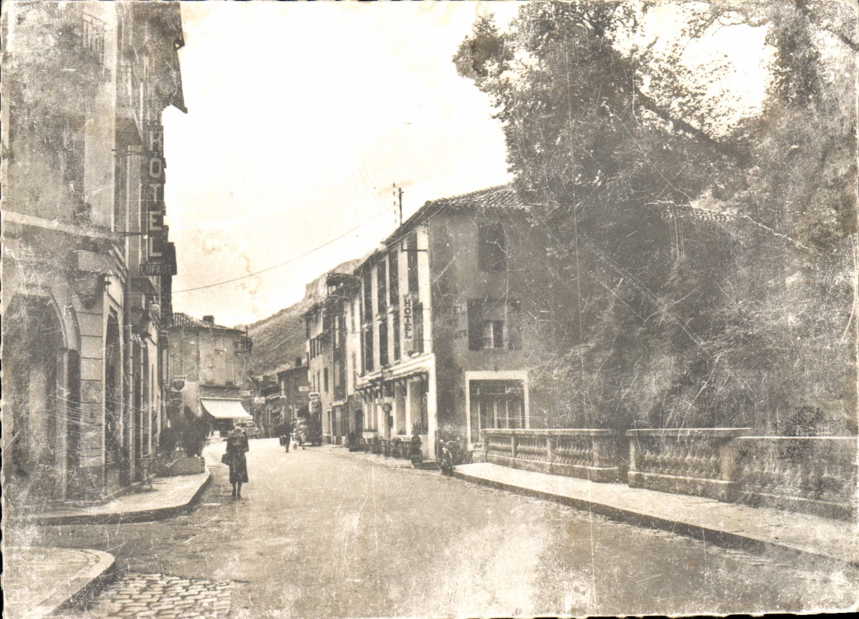 CPA St Antonin Noble Val T et G Jardin des Moines les Hotels
