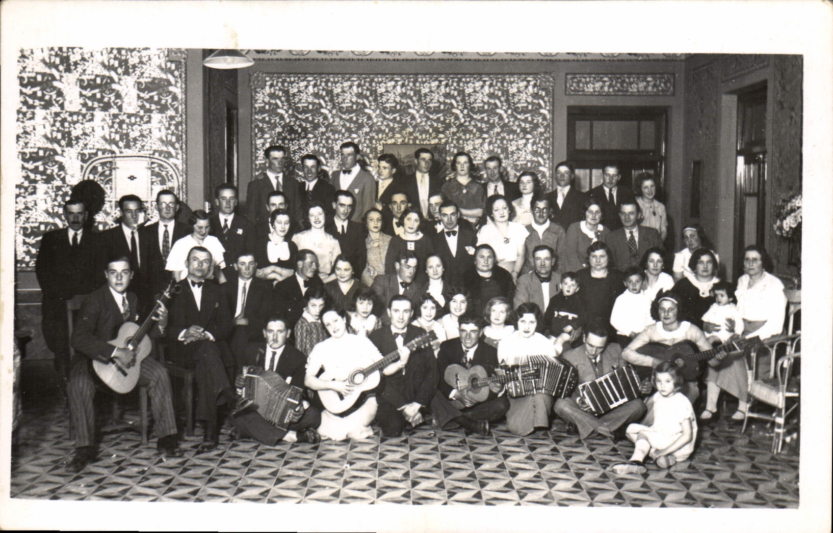 CARTE PHOTO Famille Guitare