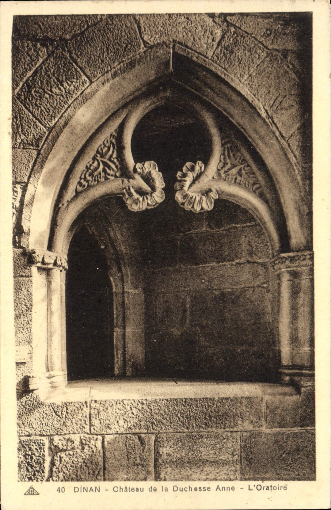 CPA Dinan Chateau de la Duchesse Anne L'Oratoire 