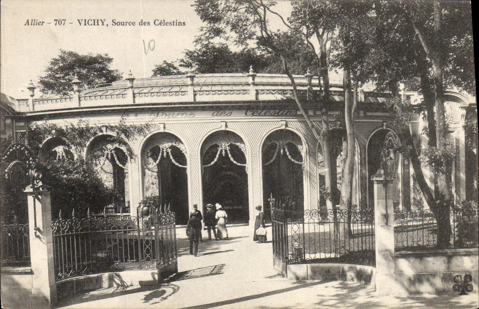 CPA Vichy Source des Celestins 