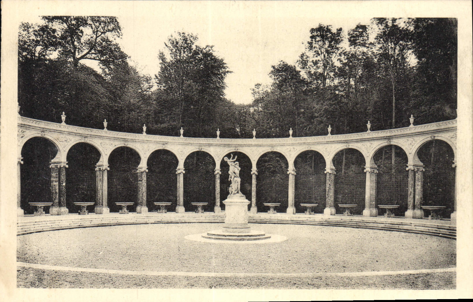 CPA Parc du Chateau de Versailles la Colonnade 