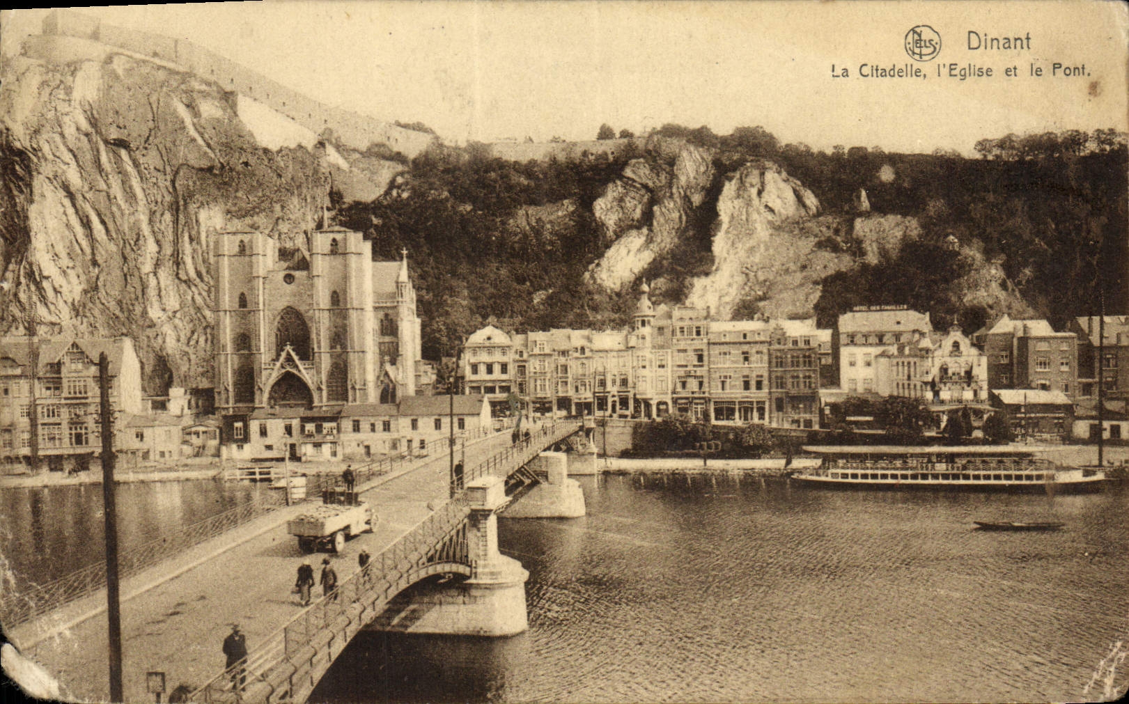 CPA Dinant La Citadelle l'Eglise et le Pont 