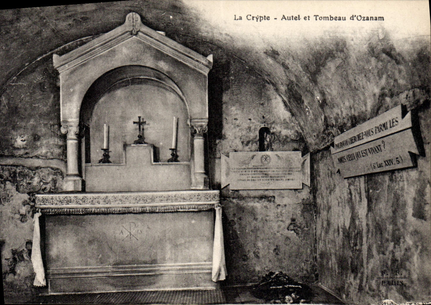 CPA La Crypte Autel et Tombeau d'Ozanam 