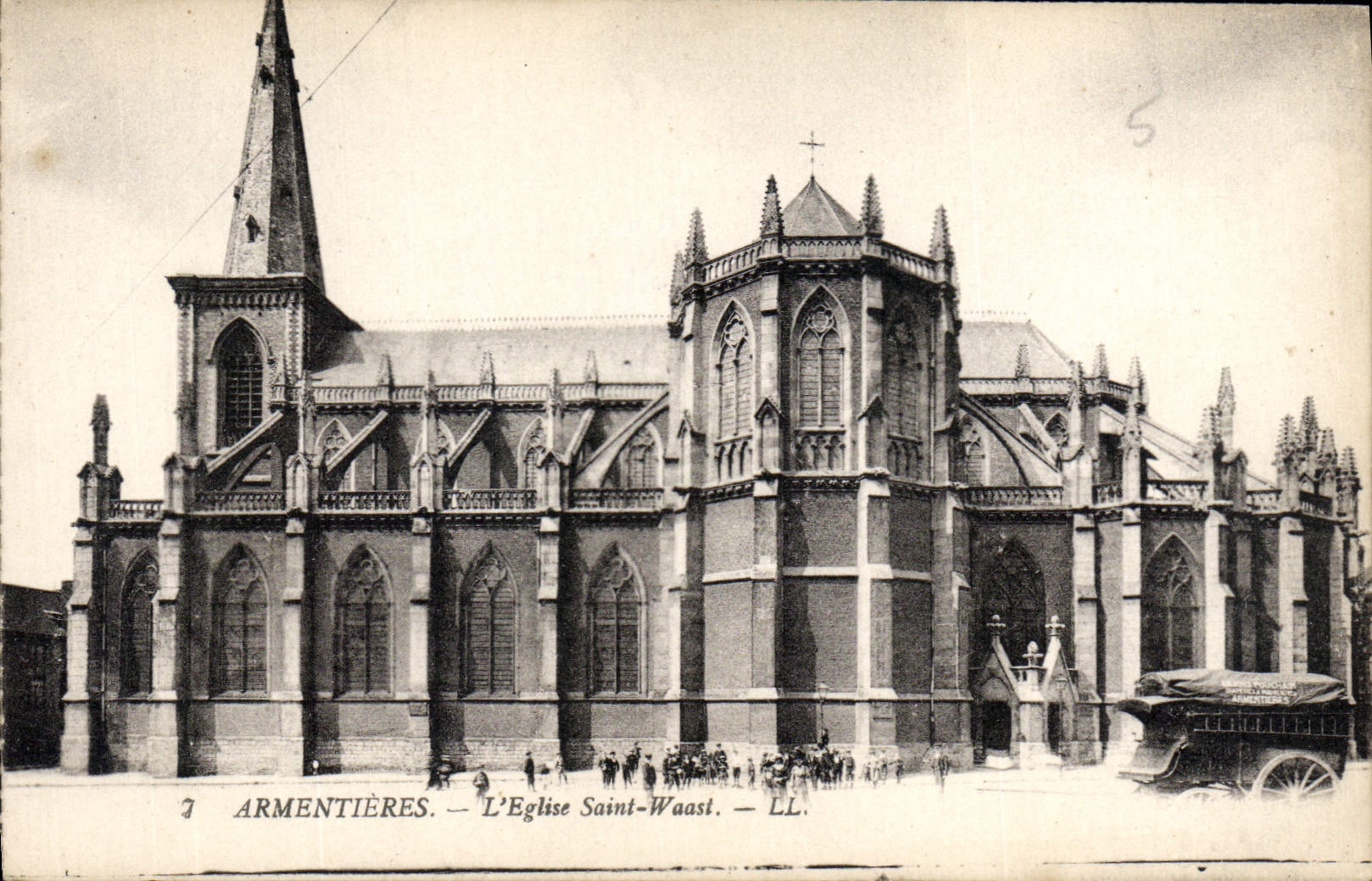 CPA Armentieres L'Eglise Saint Waast