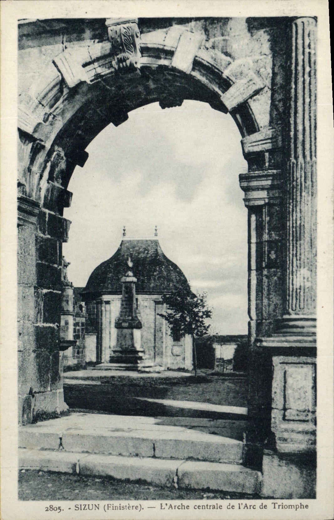 CPA Sizun Finistere L'Arche Centrale de l'Arc de Triomphe 
