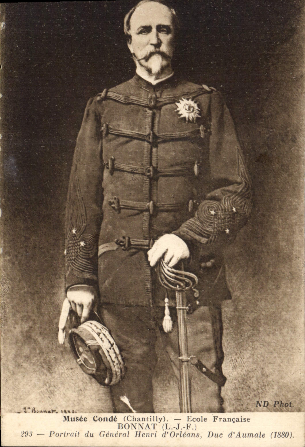 CPA Musee Conde Chantilly Ecole Francaise Bonnat Portrait du General Henri d'Orleans Due d'Aumale