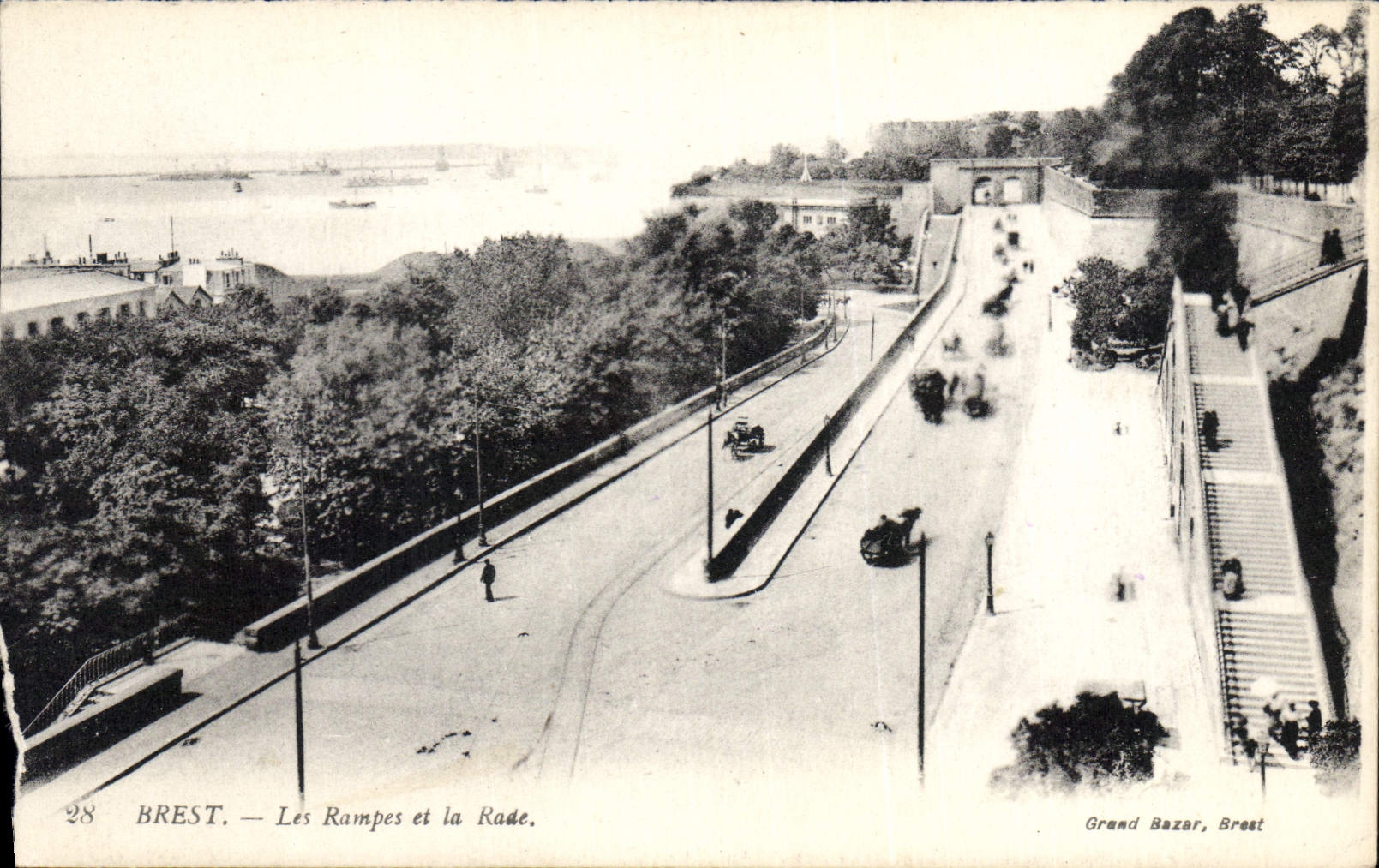CPA Brest Les Rampes et la Rade 