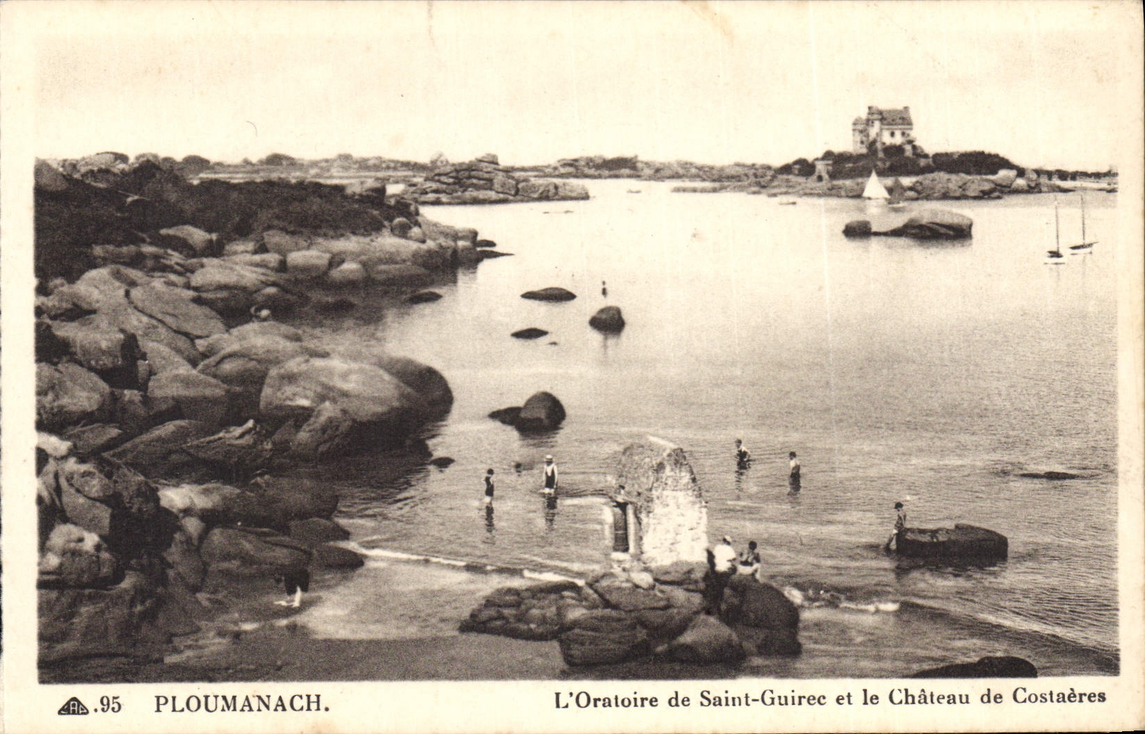 CPA Ploumanach L'Oratoire de Saint Guirec et le Chateau de Costaeres