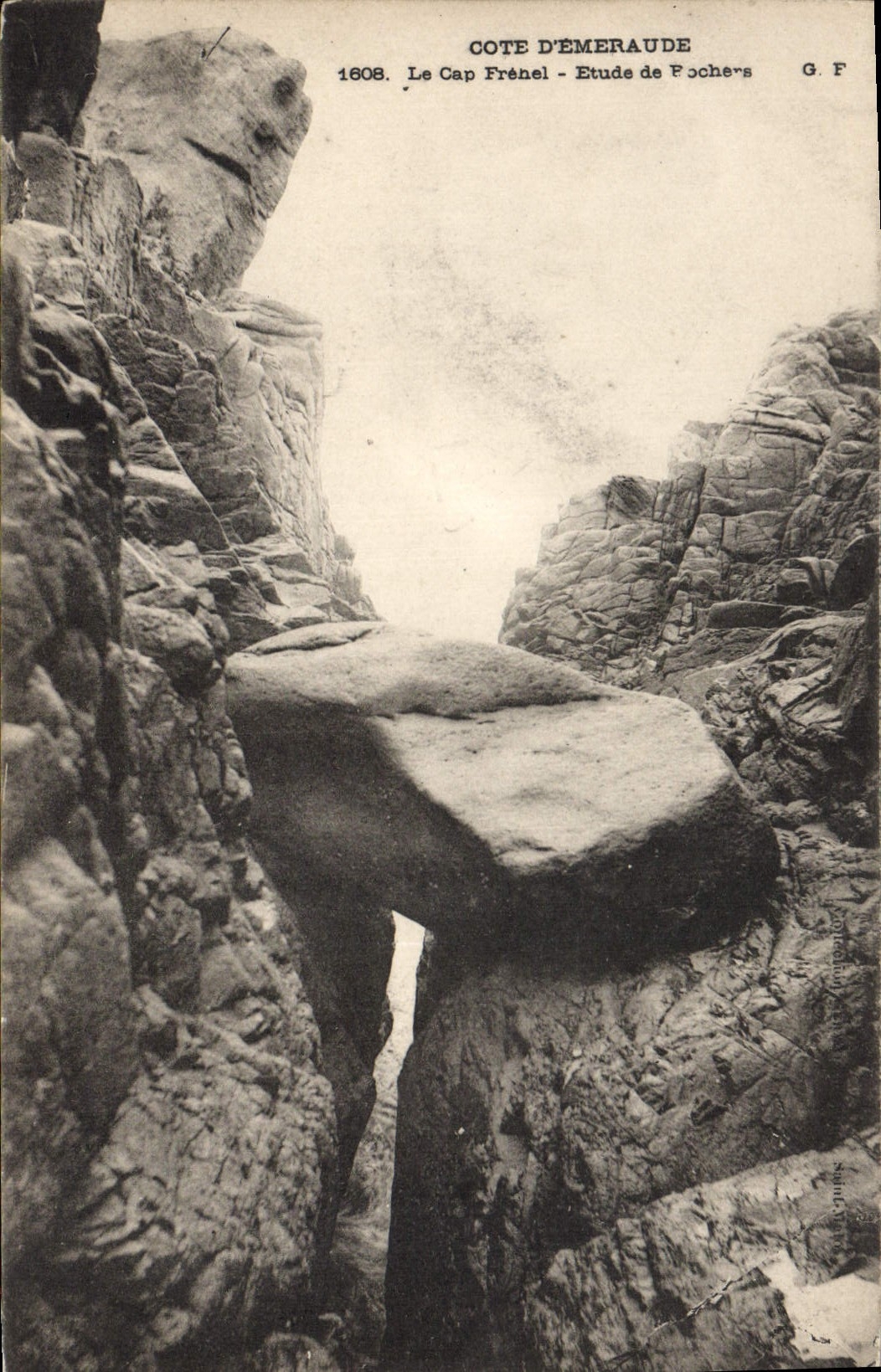 CPA Cote d'Emeraude Le Cap Frehel Etude de Rochers