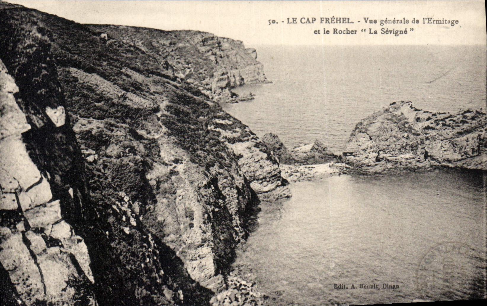CPA Le Cap Frehel Vue generale de l'Ermitage et le Rocher La Sevigne
