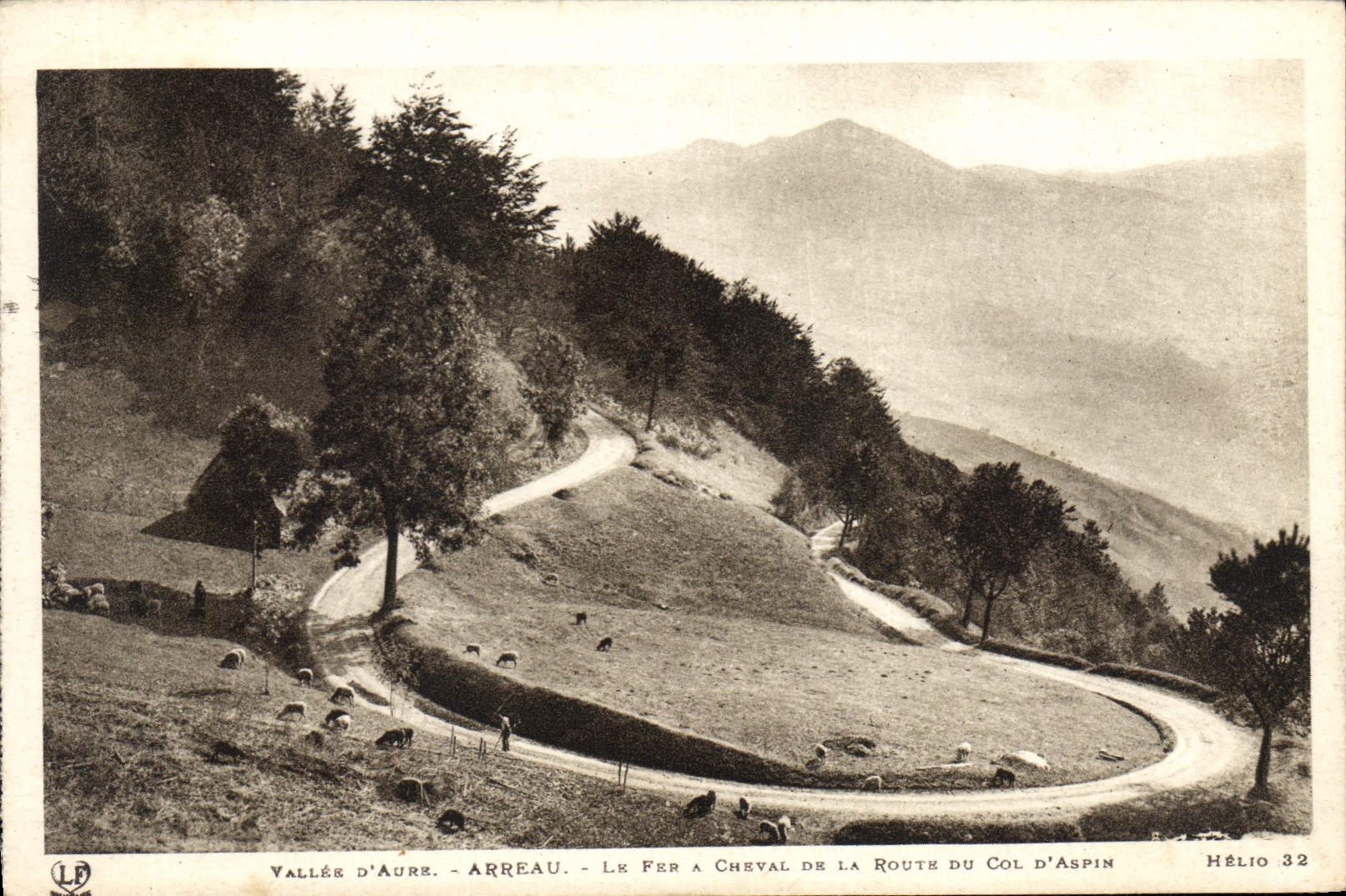 CPA Vallee d'Aure Arreau Le fer a Cheval de la route du Col d'Aspin