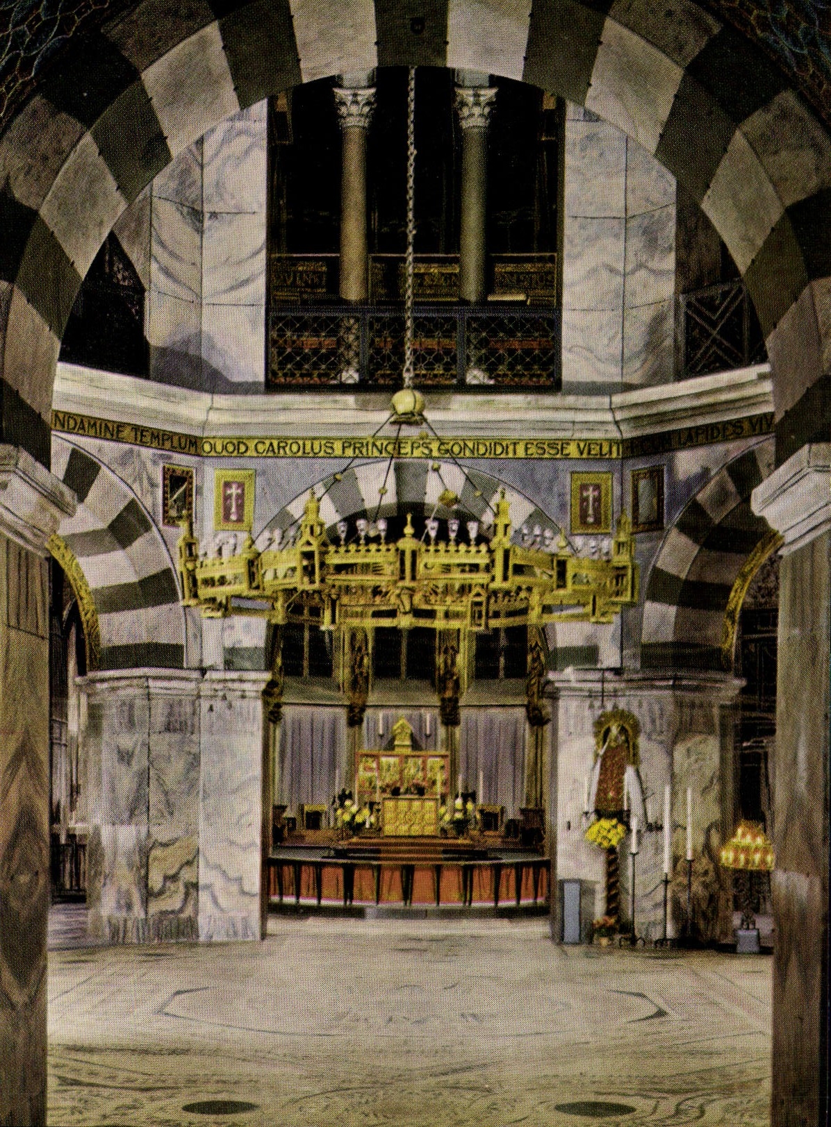 CPA Dom Zu Aachen Durchblick durch das karol Oktagon