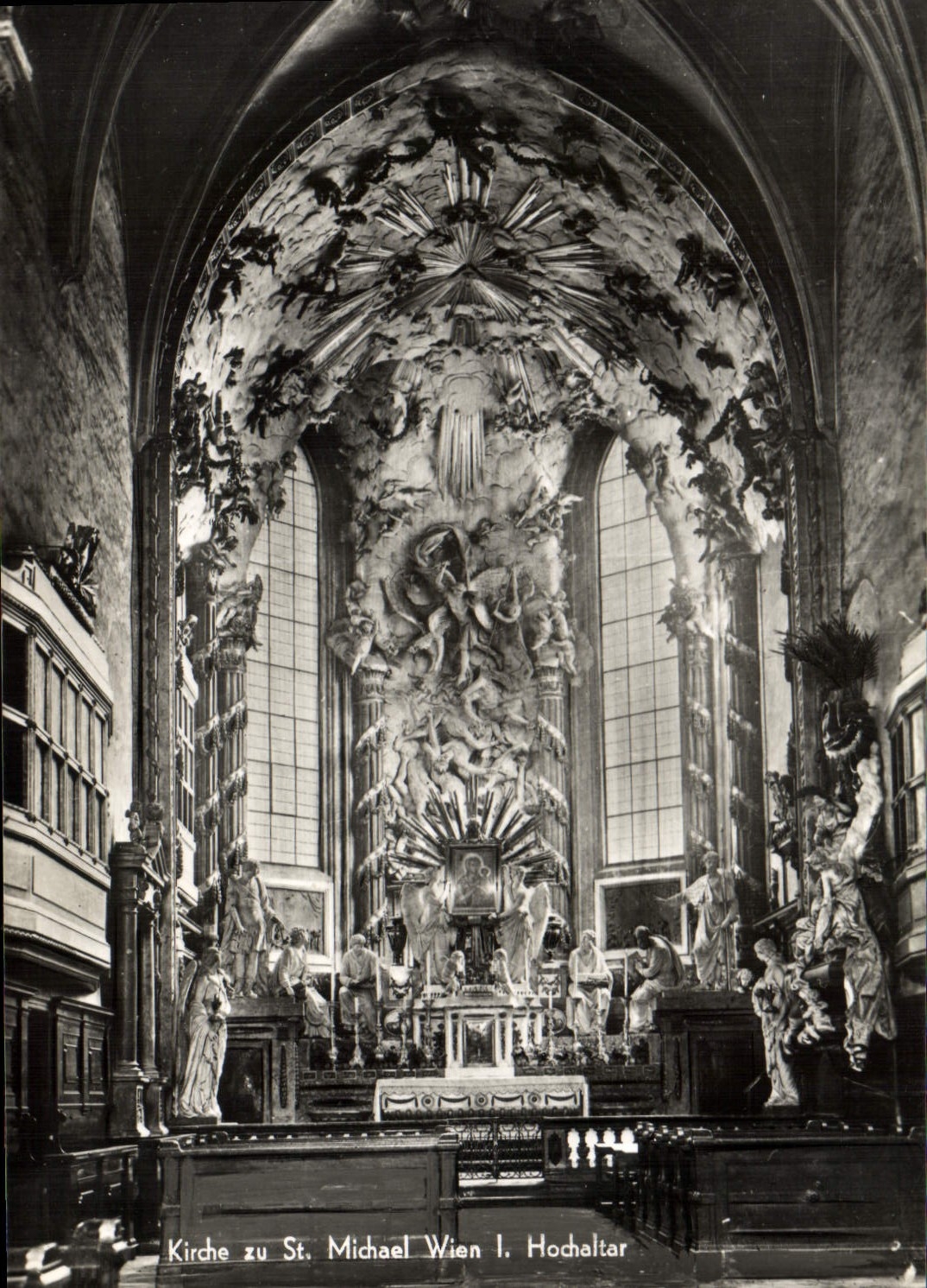 CPA Kirche zu St Michael Wen Hochaltar 