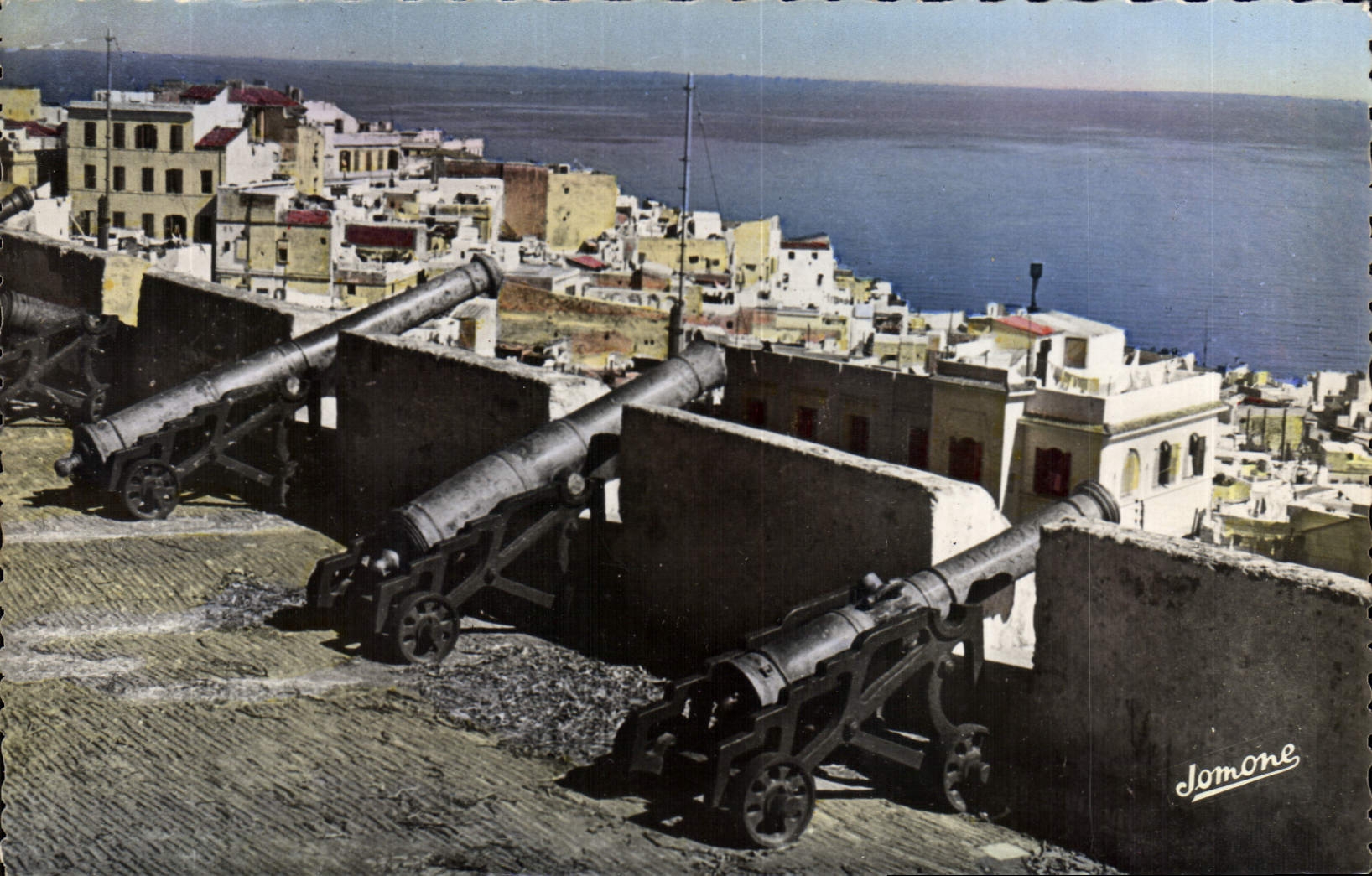 CPA Alger Lex Vieux Remparts avec leurs Canons Turcs